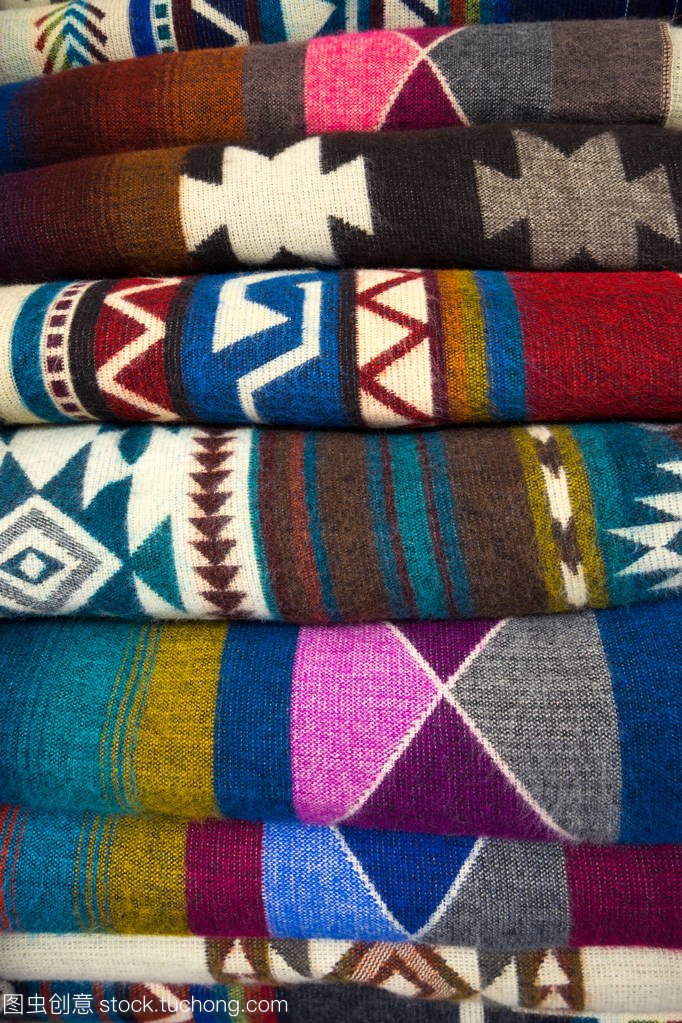 色彩斑斓的传奇 探寻土著纺织品的艺术魅力与商业价值